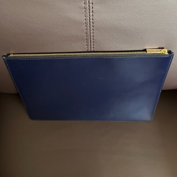 Céline Solo Evening Clutch by Phoebe Philo, in Navy - Picture 2 of 10